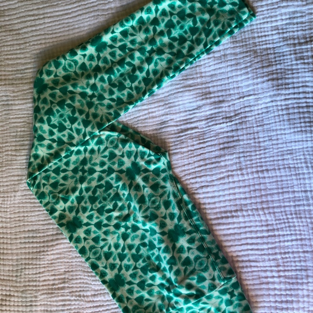Gently Used Lula Roe Shamrock Leggings